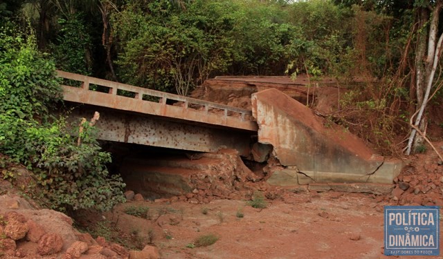 Ponte desmoronou há 2 anos no Norte do PI (Foto:Gustavo Almeida/PoliticaDinamica.com)