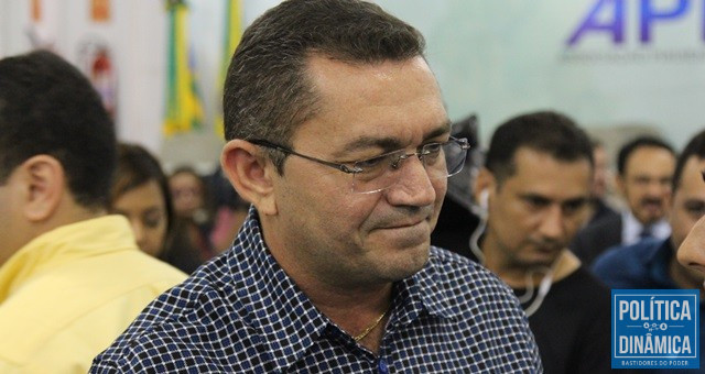Padre Walmir, prefeito de Picos (Foto: Jailson Soares/PoliticaDinamica.com)