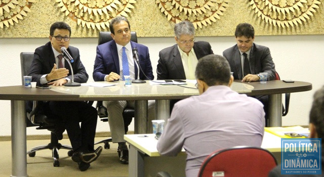 Henrique Pires presidiu primeira reunião (Foto: Jailson Soares/PoliticaDinamica.com)