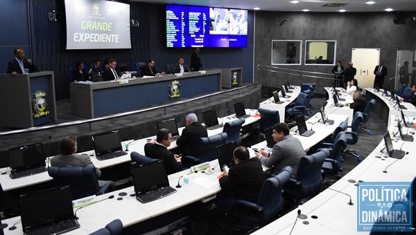 Base do prefeito Firmino Filho aprovou mudança na saúde do servidor (Foto:JailsonSoares/PoliticaDinamica.com)