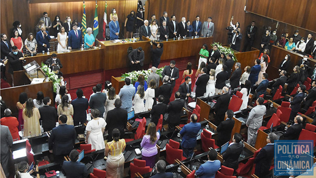 Cerimônia de posse lotou plenário da Alepi (foto: Jailson Soares/ PD)