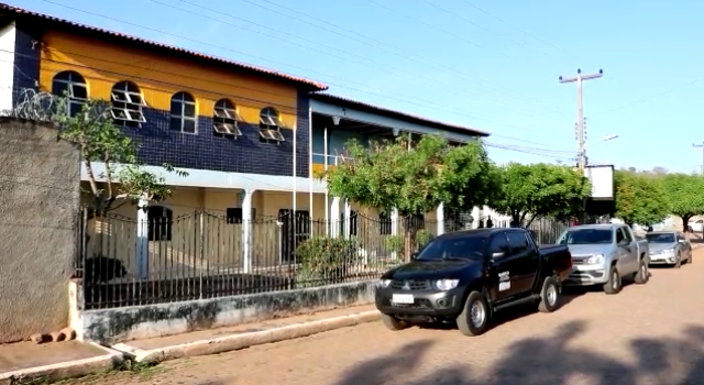 Agentes na prefeitura de Passagem Franca (Foto: Divulgação/Gaeco/MP-PI)