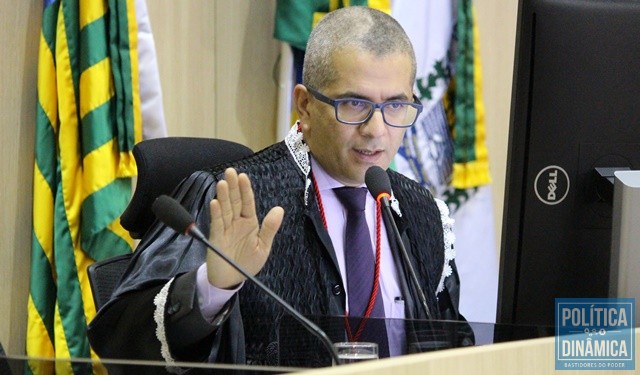 O MPC, por meio do procurador-geral Leandro Maciel, queria a derrubada da decisão de Kennedy Barros (Foto: Jailson Soares/PoliticaDinamica.com)