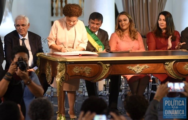 Regina toma posse como vice-governadora (Foto: Jailson Soares/PoliticaDinamica.com)