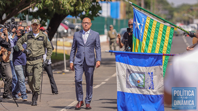 Novo presidente da Alepi, Franzé Silva, fez o tradicional desfile de revista da tropa (foto: Alepi)