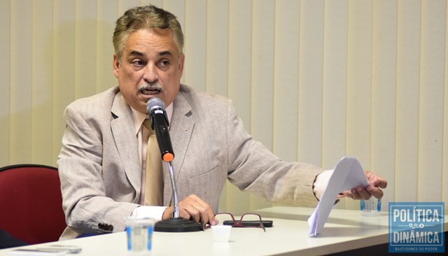 Robert lembrou que governo é quem paga jornal (Foto: Jailson Soares/PoliticaDinamica)