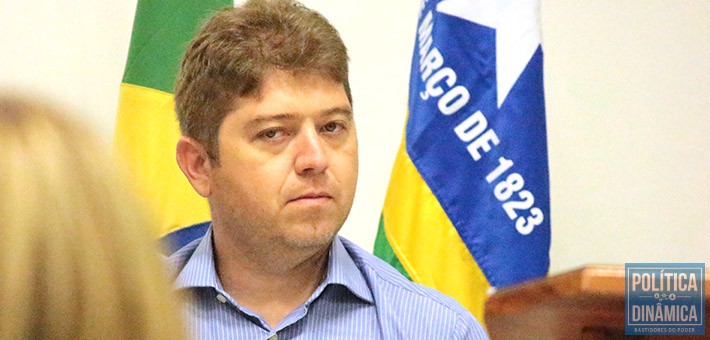 Rodrigo Martins tem a mesma desconfiança que passa pela cabeça dos deputados estaduais da oposição: a de que o dinehro do empréstimo de R$ 600 milhões que Wellington Dias pegou foi parar em lugar diferente do que deveria (foto: Marcos Melo | politicaDinamica.com)