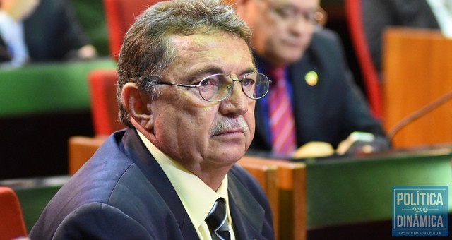 Recado: Rubem diz que a oposição alertou o governador Wellington Dias sobre a possibilidade do sistema voltar para                            </div>

                            <div class=