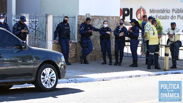 Vários guardas municipais e agentes da Strans foram deslocados para o evento para inibir chegada de manifestantes do SindSerm (foto: Jailson Soares/ PD)