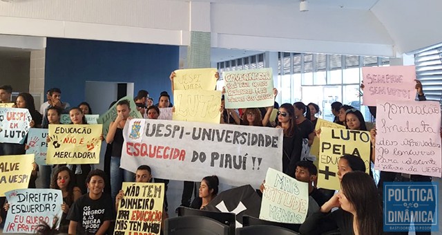 Estudantes receberam Wellington Dias com vaias em São Raimundo Nonato (foto: divulgação)