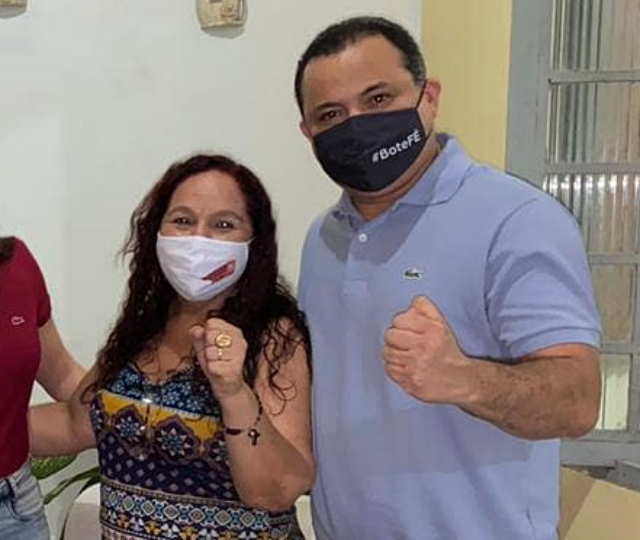 Silmara e o deputado estadual Evaldo Gomes (Foto: Reprodução/Facebook)