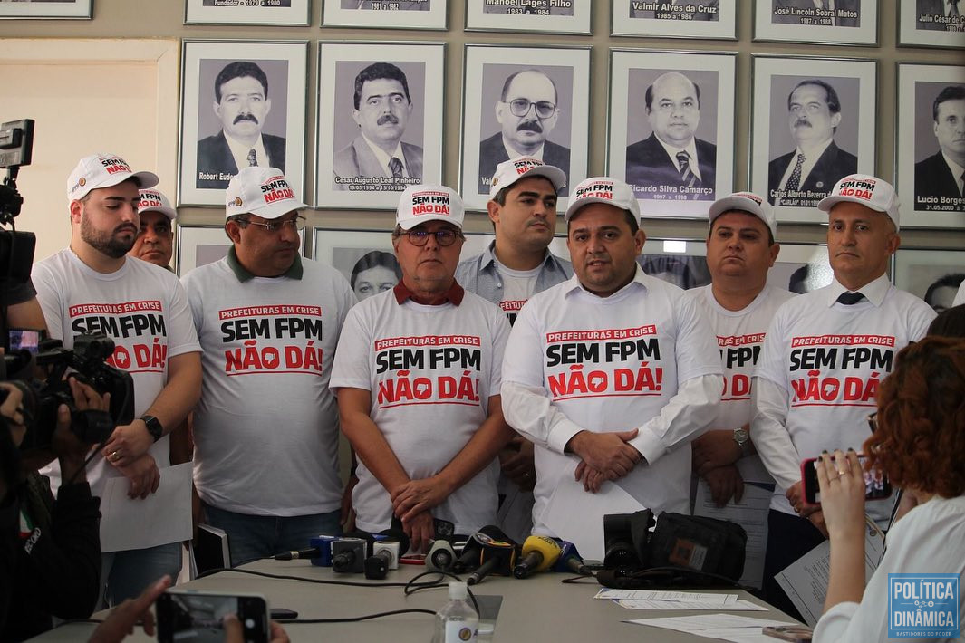 Coletiva de imprensa concedida por prefeitos piauienses na sede da APPM (foto: Reprodução | Instagram?