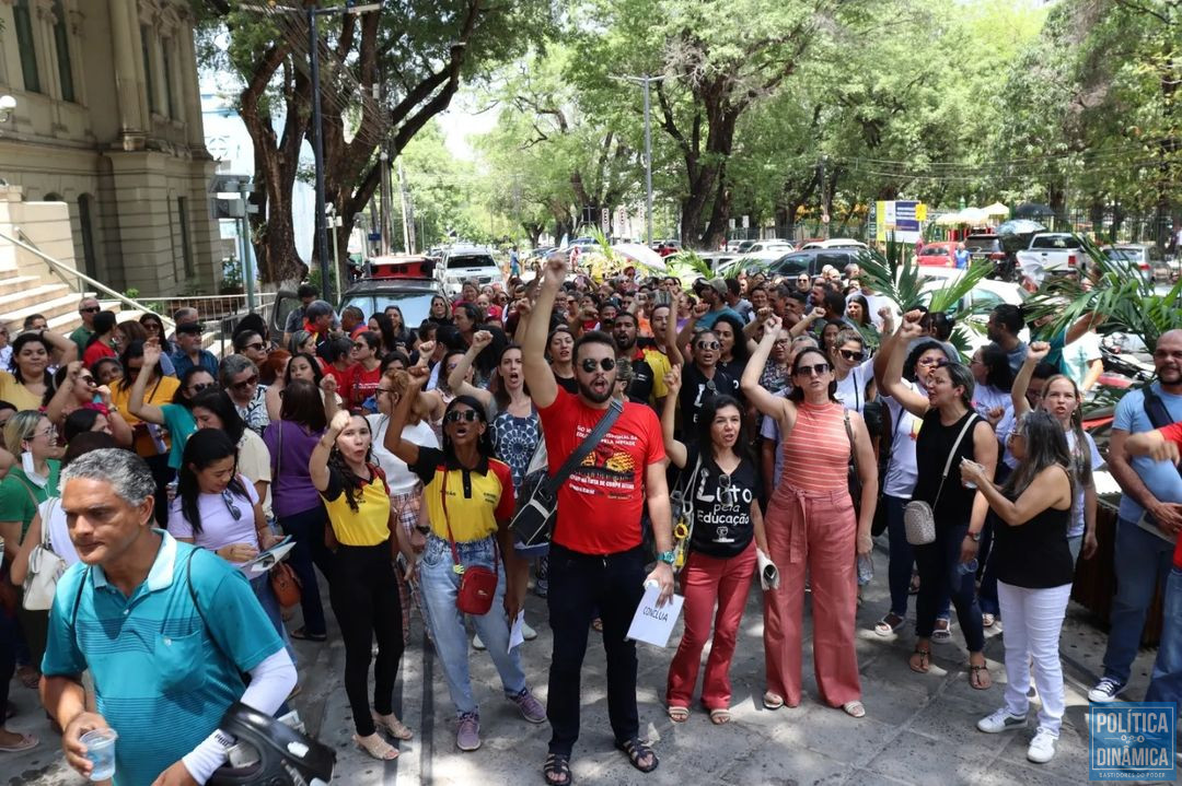 Alegando atraso salarial, professores do Município de Teresina anunciam greve (foto: Reprodução | SINDSERM)