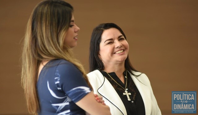 Teresa Britto e Pollyana Rocha na Câmara (Foto: Jailson Soares/PoliticaDinamica.com)