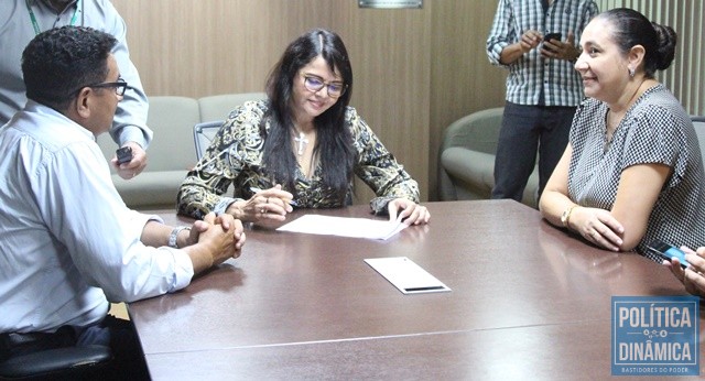 Teresa assinou carta de renúncia (Foto: Jailson Soares/PoliticaDinamica.com)