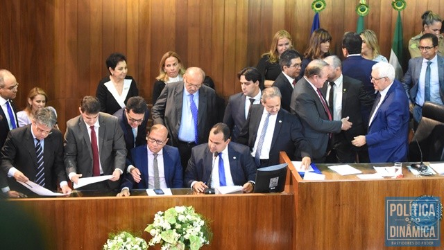 Deputados deram 28 votos a Themístocles (Foto: Jailson Soares/PoliticaDinamica.com)