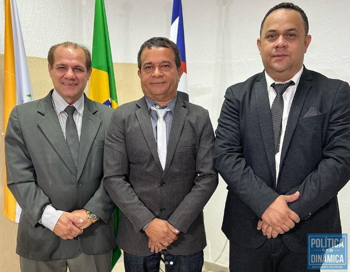Da esquerda para a direita: Francisco Torres; o presidente da Câmara de Timon, Celso Tacoani, e Edilson Capiau (foto: Reprodução | Instagram | Câmara de Timon)
