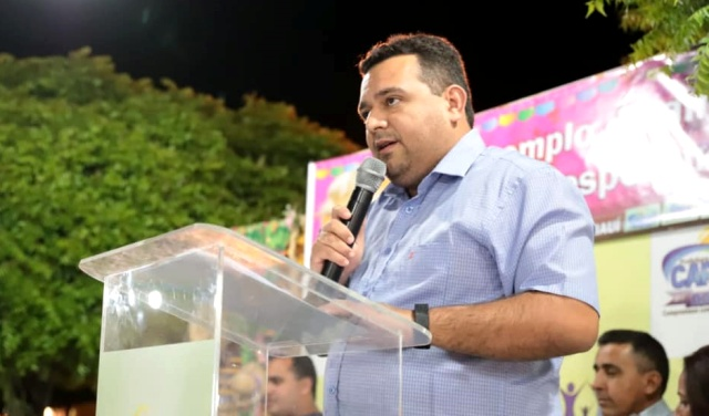 Toninho, prefeito de Caridade do Piauí e presidente da AMVI (Foto:Reprodução/Facebook)