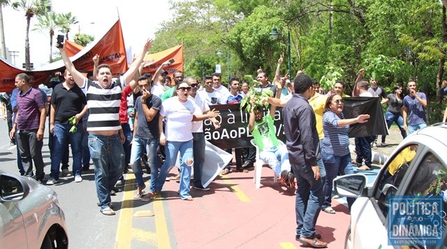 Protestos ocorreram dentro e fora da Câmara (Foto: Jailson Soares/PoliticaDinamica.com)