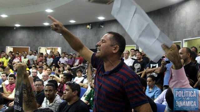 Motoristas de Uber protestaram na Câmara (Foto: Jailson Soares/PoliticaDinamica.com)