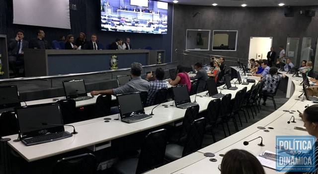 Contadores e representantes das SDUs participaram da audiência (Foto: Vítor Sousa)