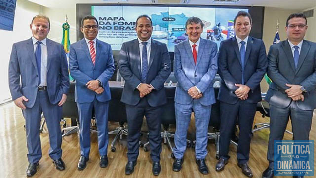 Vereador Leonardo Eulálio (PL), também, acompanhou pedetistas em Brasília. Na foto, visita ao ministro piauiense Wellington Dias onde buscaram apoio para ações sociais em Teresina, como o cadastro de pessoas em situação de rua (foto: rede social)