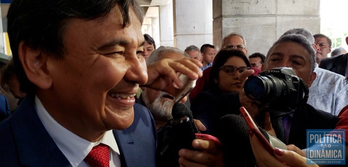 Wellington Dias e o sorriso de quem escapou de um julgamento de homicídio (foto: Marcos Melo | PoliticaDinamica.com)