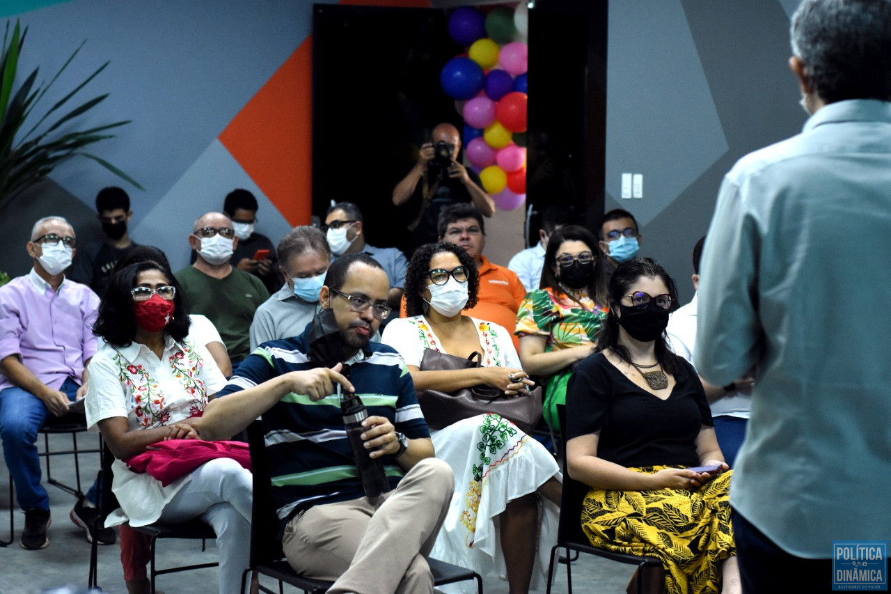 Formadores de opinião, intelectuais e líderes de movimentos sociais se uniram para defender a democracia (foto: Jailson Soares / PD)