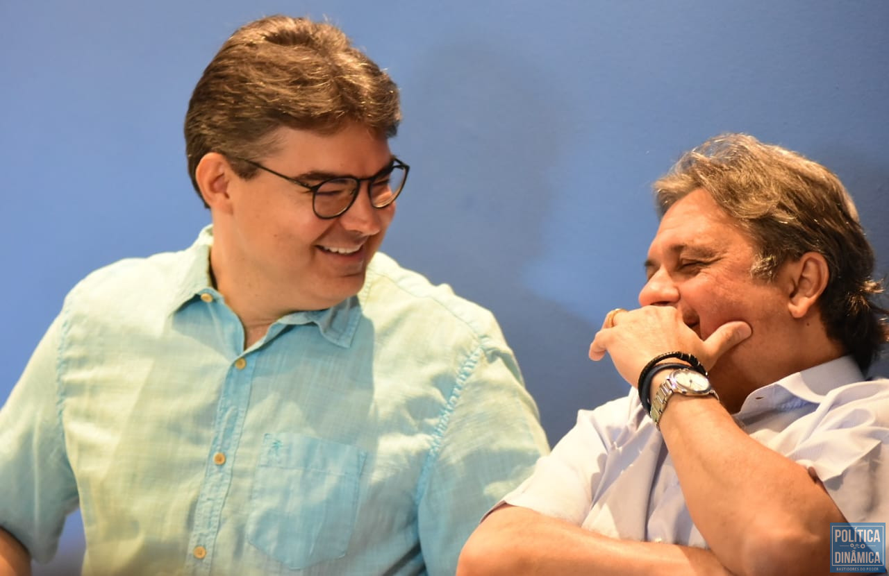 Da esquerda para a direita: o presidente estadual do PSDB, Luciano Nunes, e o deputado federal Júlio Arcoverde (foto: Jailson Soares | PD)