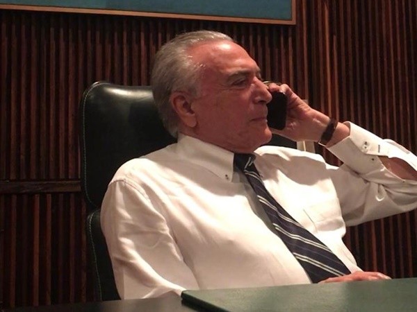 temer diz a bolsonaro que brasil precisa de paz e harmoniatemer diz a bolsonaro que brasil precisa de paz e harmonia política política dinâmica