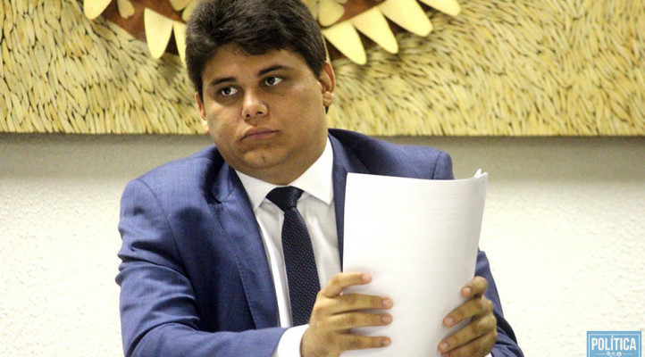 Quase todos com o Relator