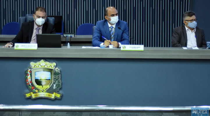 Falta de quórum em sabatina