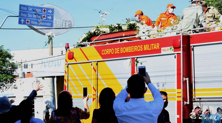 Cortejo do corpo do ex-prefeito Firmino Filho